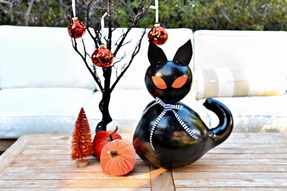 cat and pumpkin centerpieces